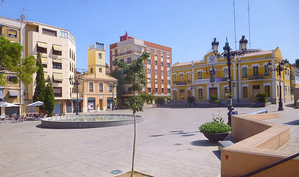 Burjassot_-_Plaza_de_Emilio_Castelar_6.jpg